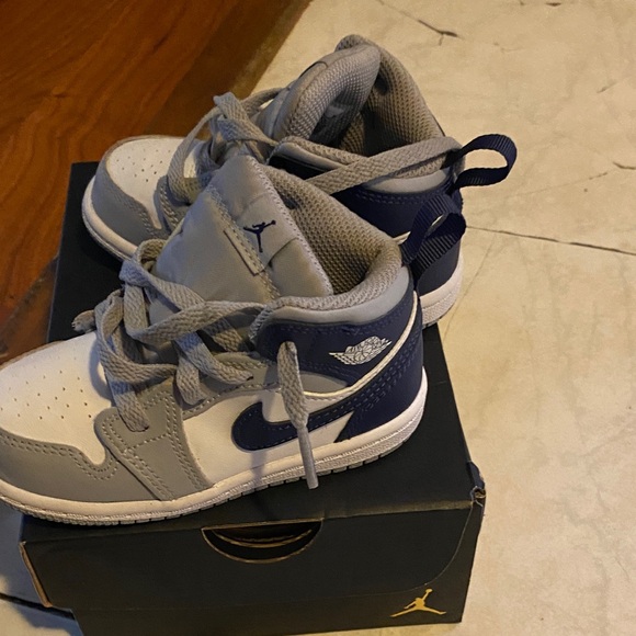 Jordan Kids White and Gray Sneakers - Picture 2 of 4